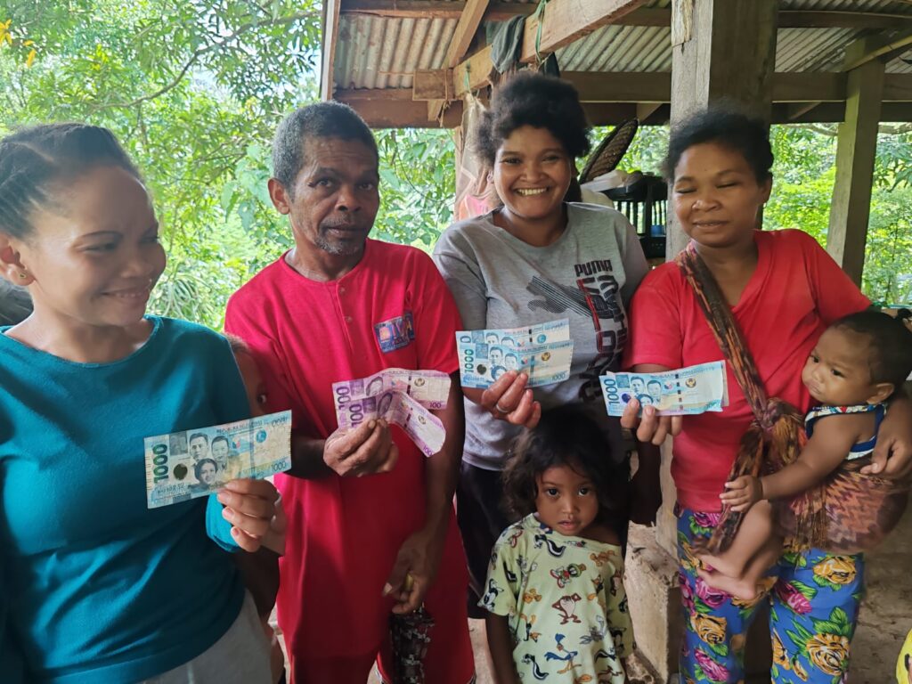 23 Farmers Receive Fair Trade Premium; Solar Light Project Begins